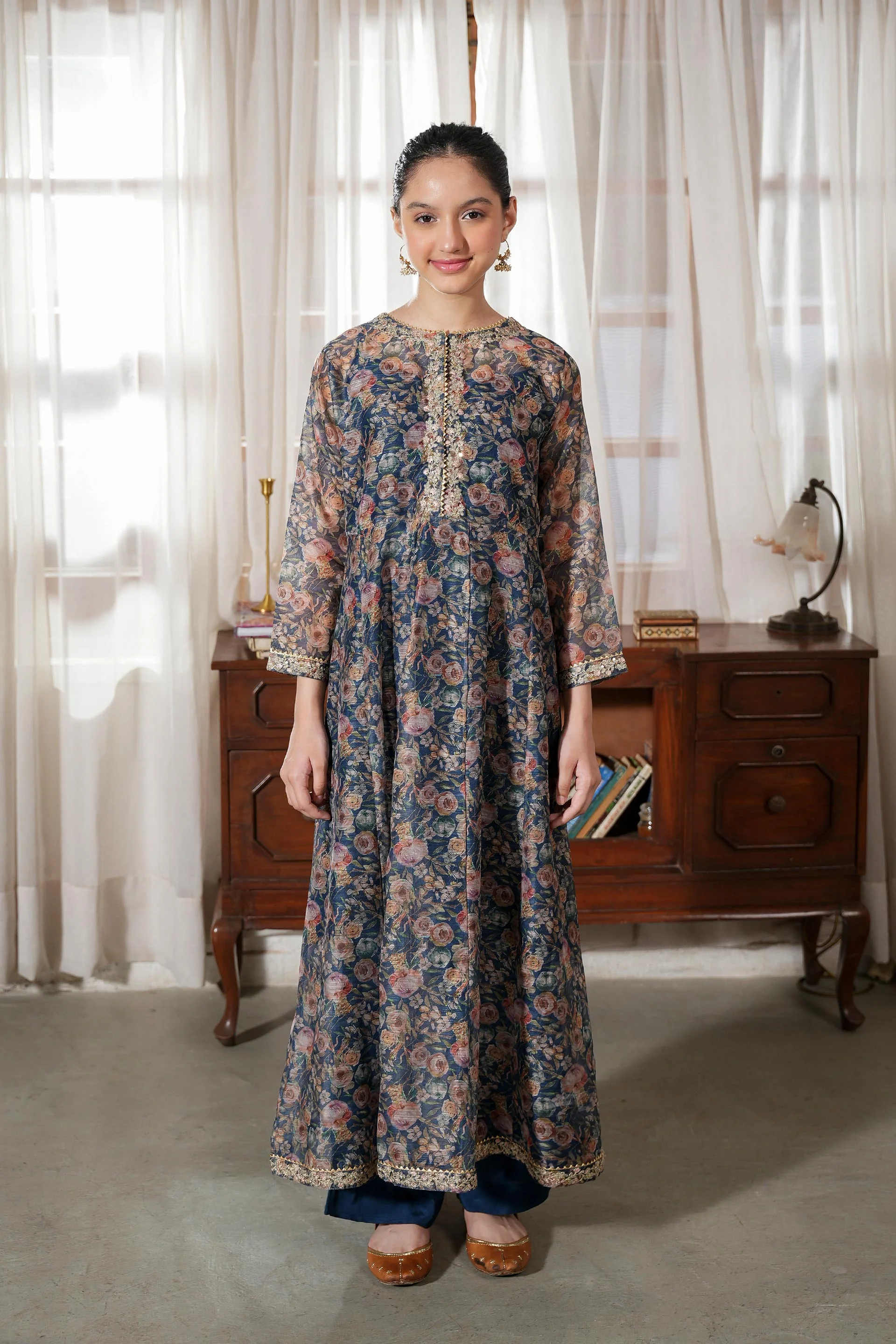 Embroidered Kali Dar Shirt With Straight Pants (DGFS-31)