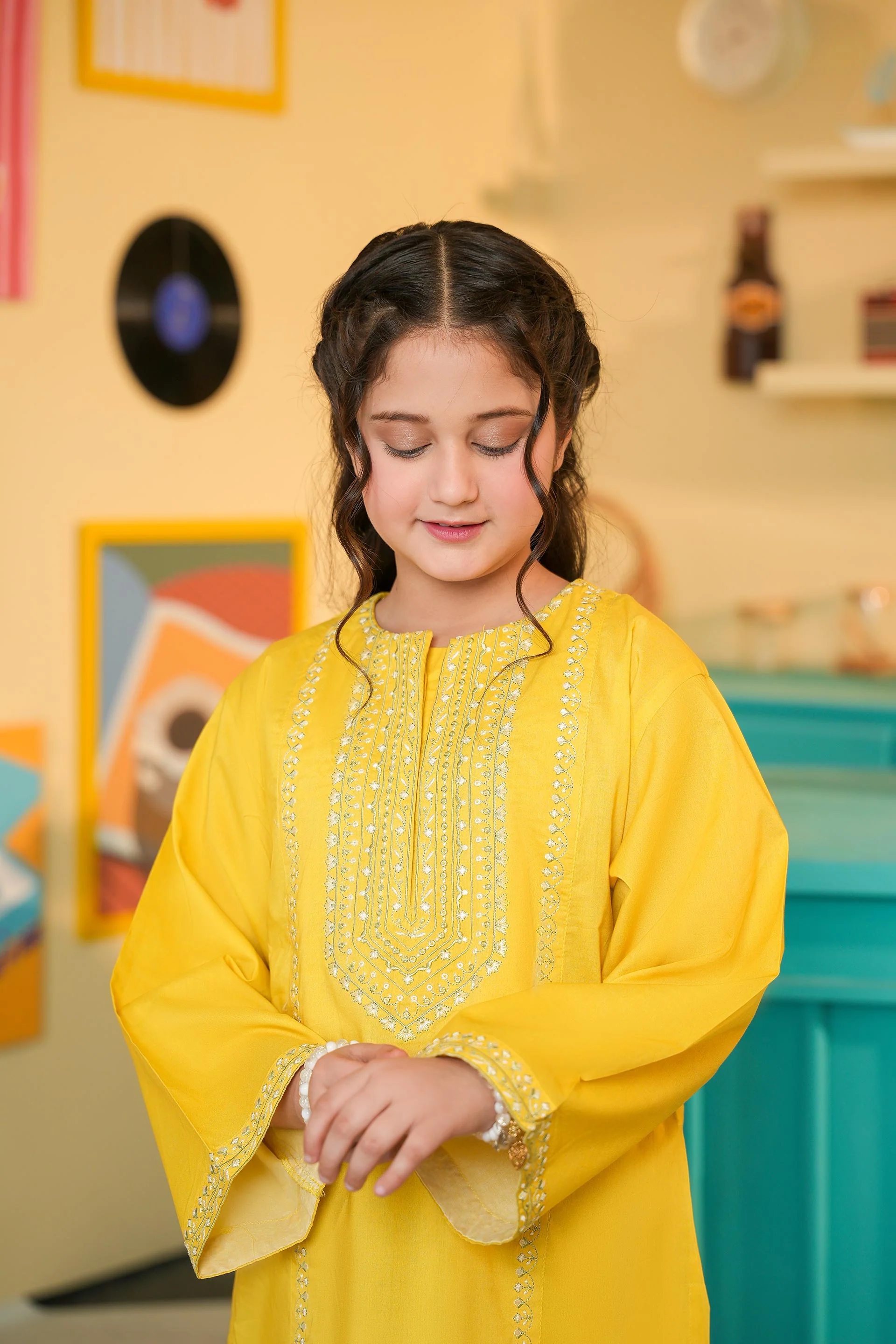 Embroidered Kameez With Shalwar (DGKS-222) - Image 2