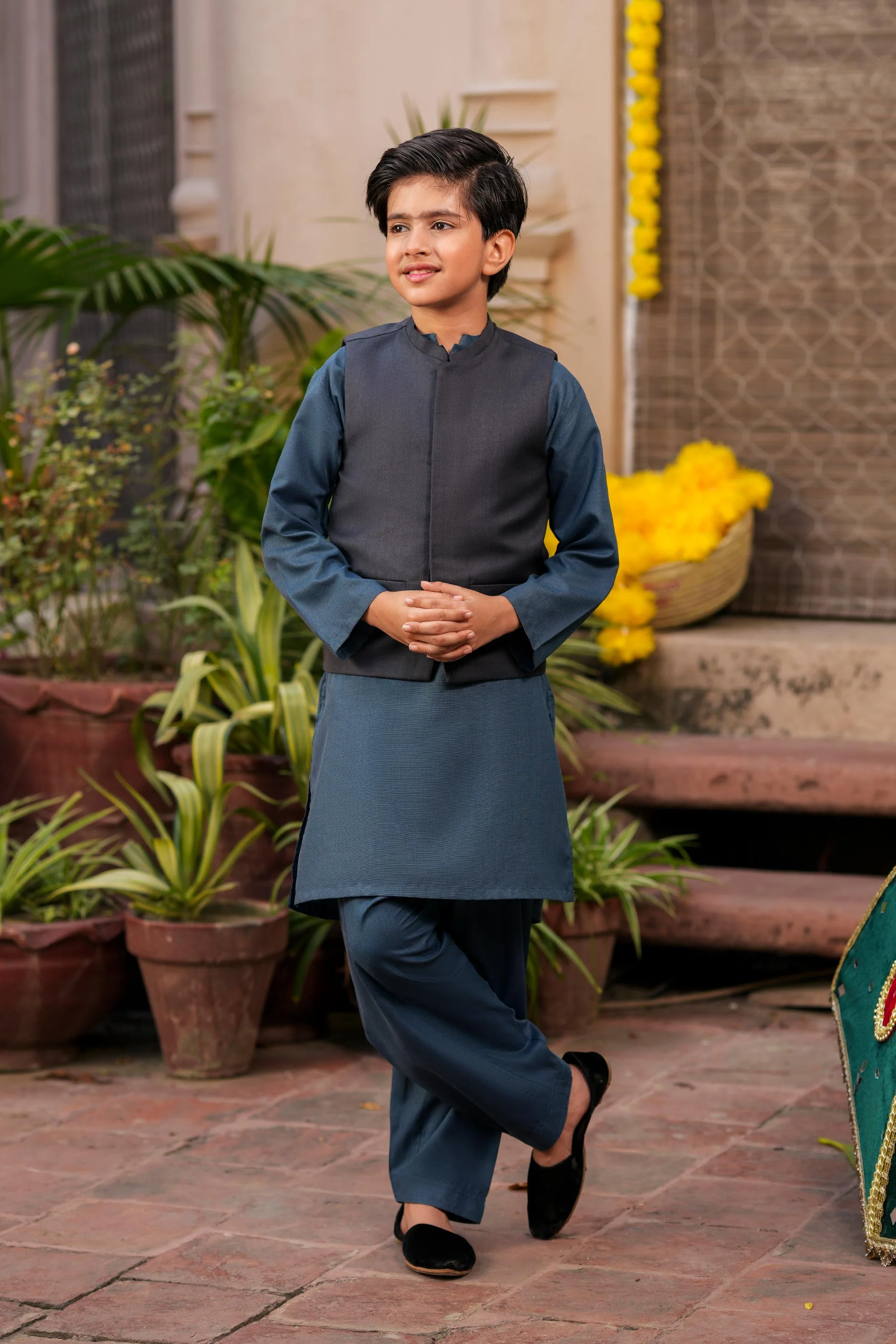 Kurta, Waistcoat & Trousers (FBSKW-889) - Image 4