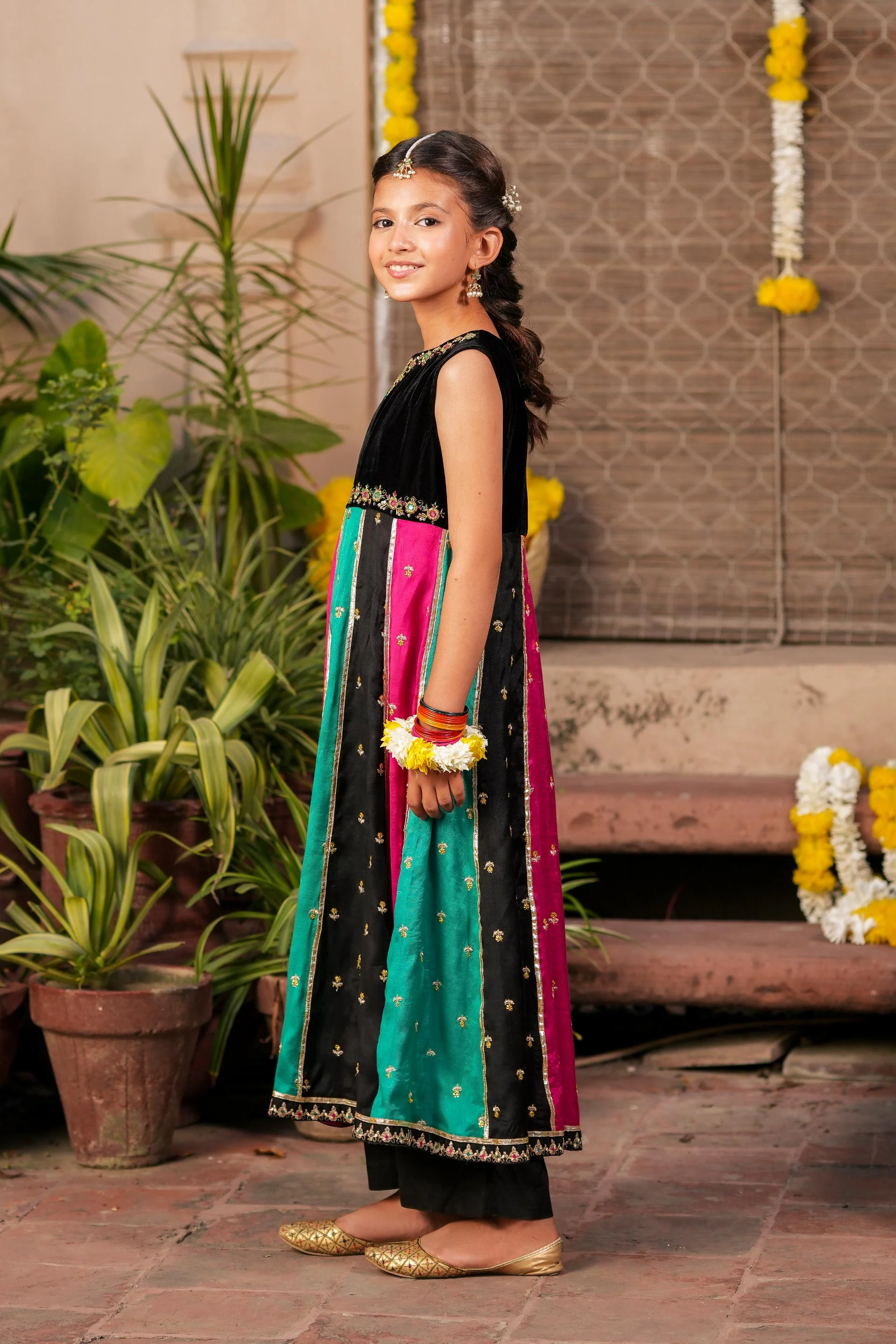Embellished Kameez & Trousers (GPW-S1130) - Image 4