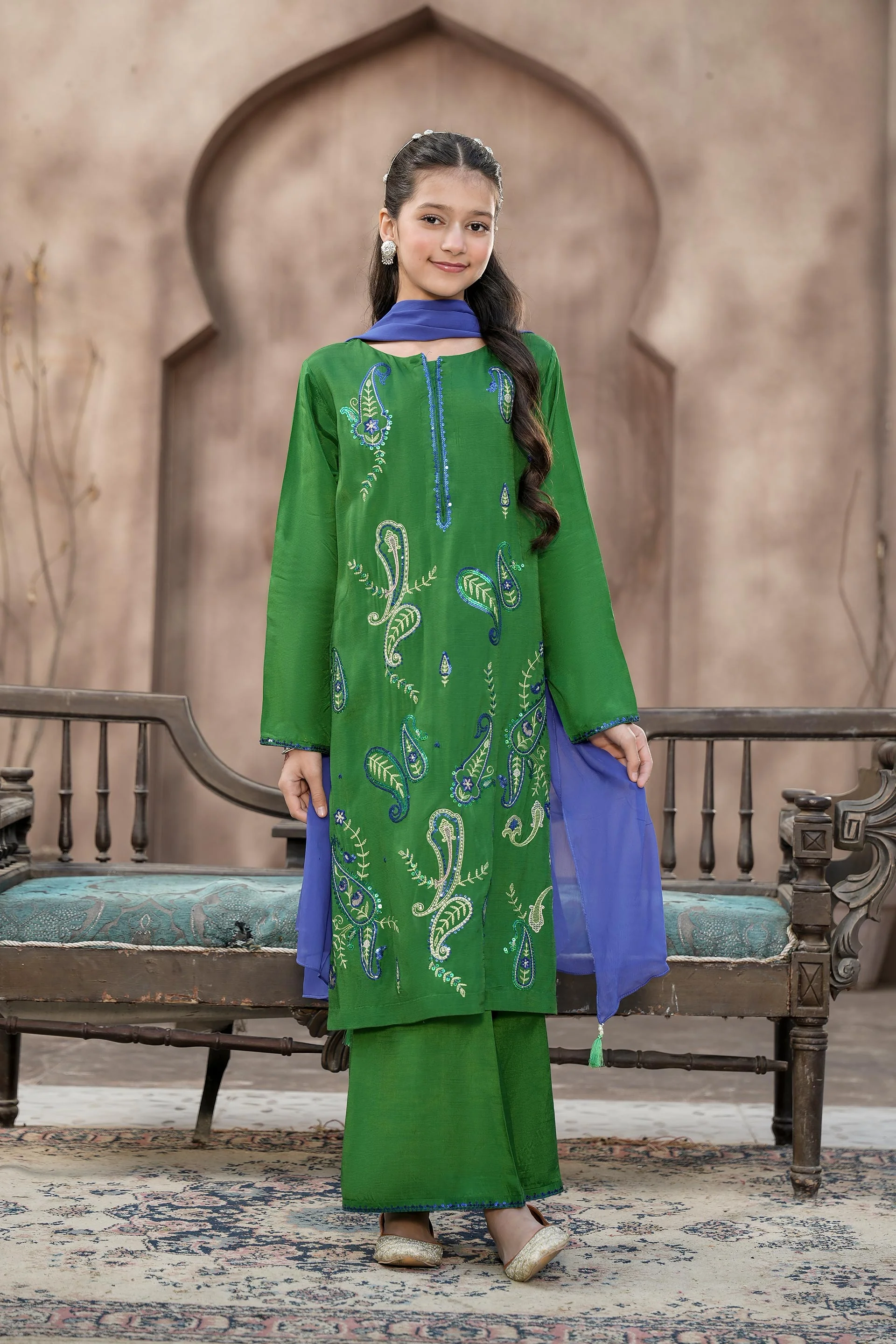 Embroidered Long Shirt With Bootcut Pants (GPW2-05) - Image 3