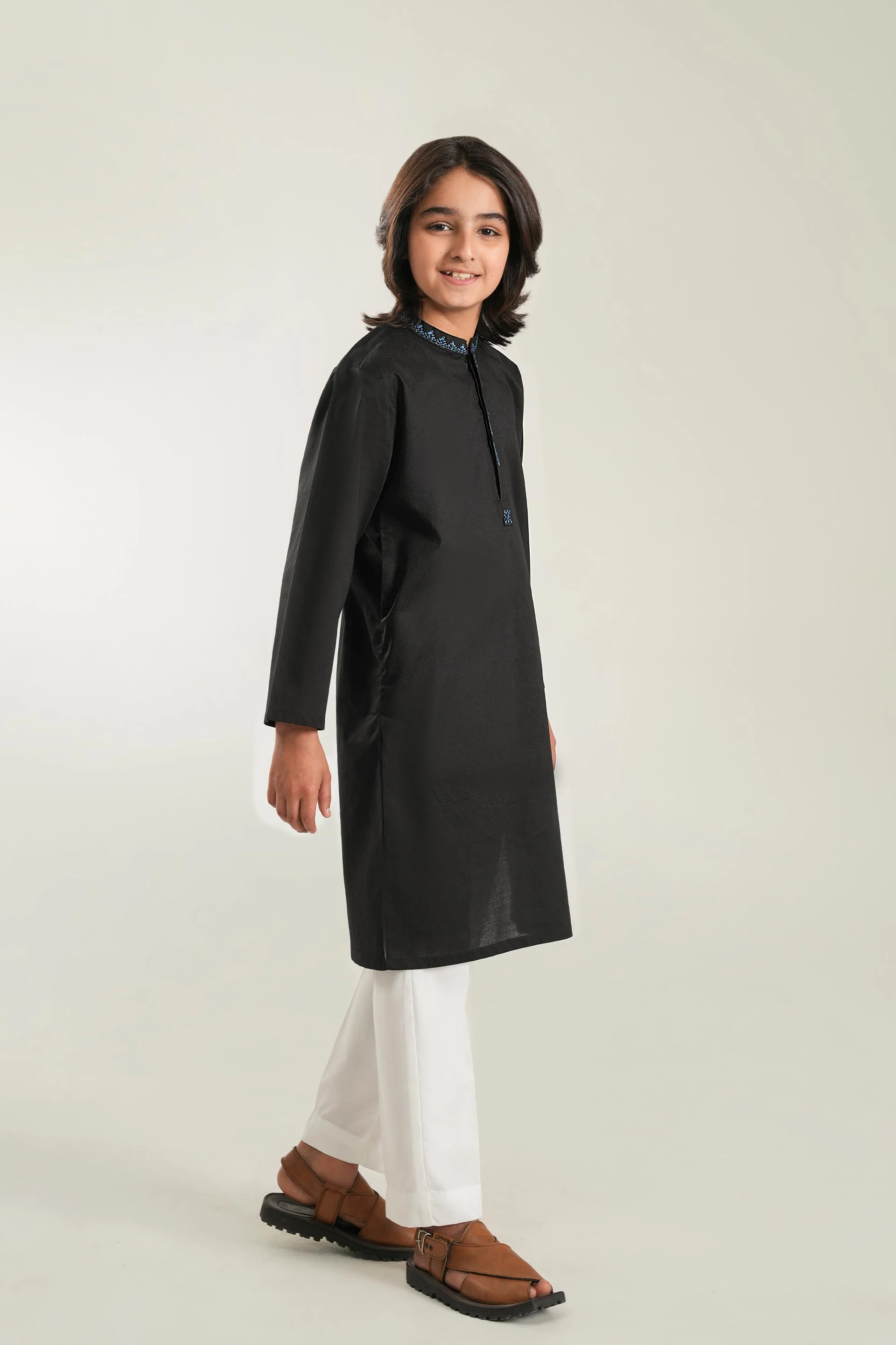 Kurta With Embroidery (MSFBSK-854) - Image 3