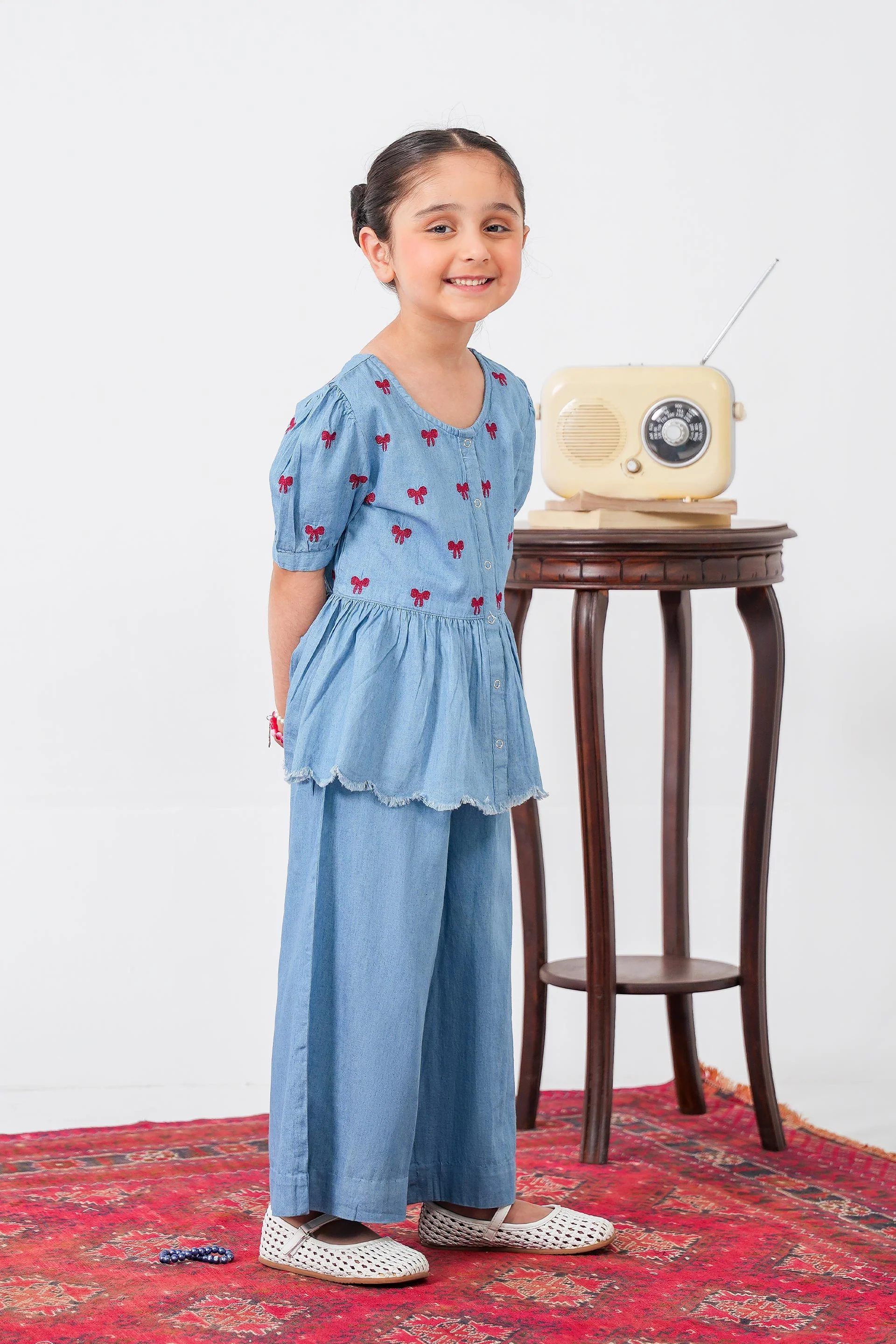 Embroidered Short Shirt With Loose Bottom (FD2-02)