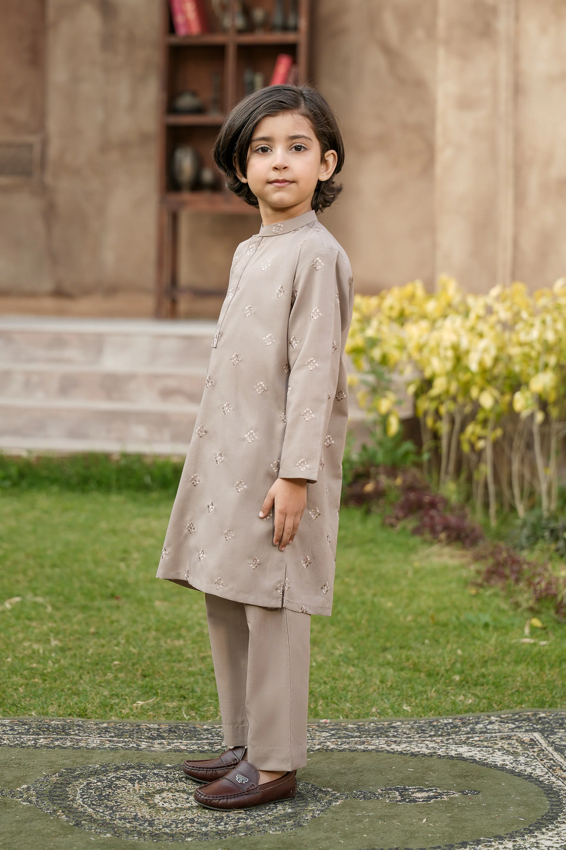 Embroidered Kurta & Trousers (FBSK-913) - Image 3