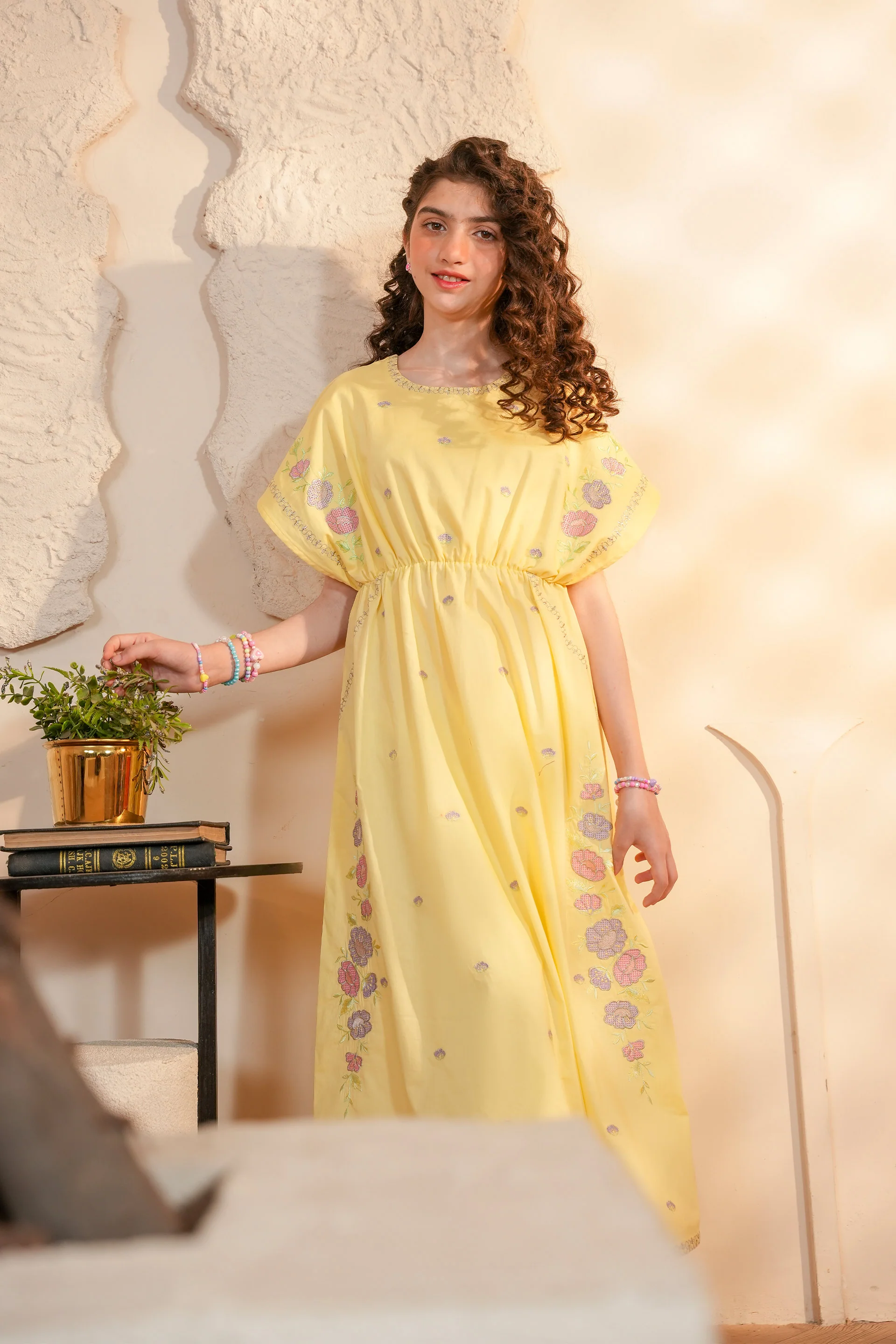 Embroidered Kameez & Capri Trousers (GSK-610) - Image 2