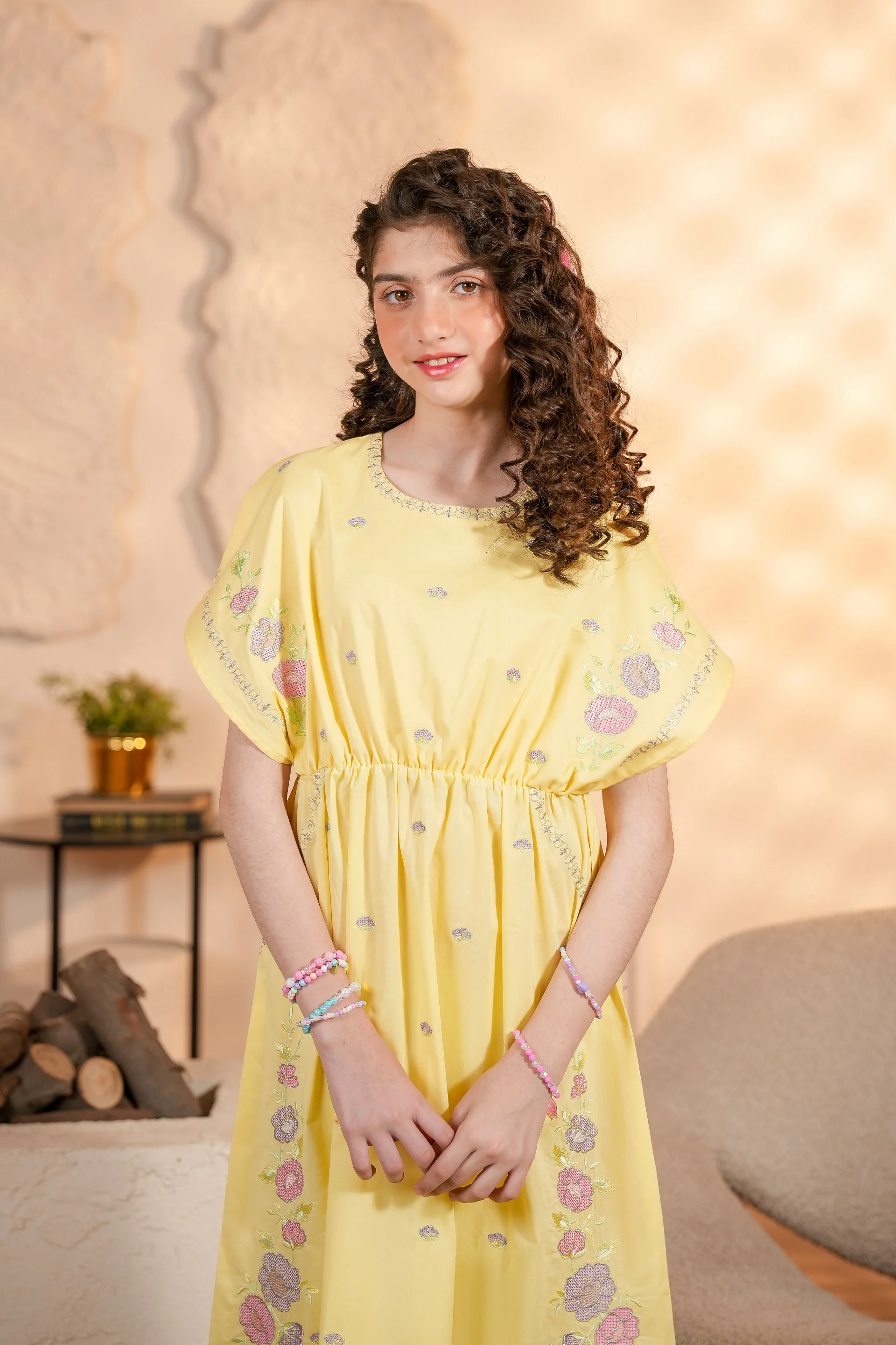 Embroidered Kameez & Capri Trousers (GSK-610) - Image 3