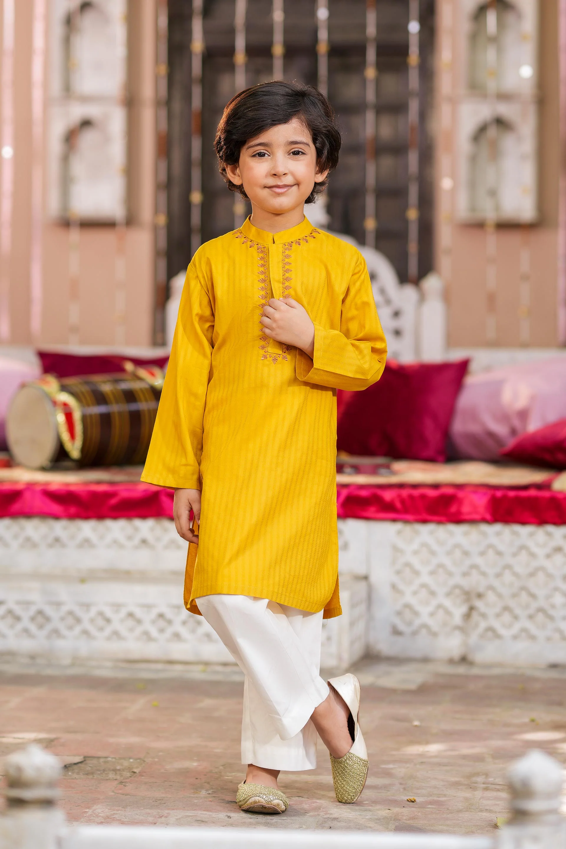 Kurta With Embroidery (FBK-S883) - Image 3