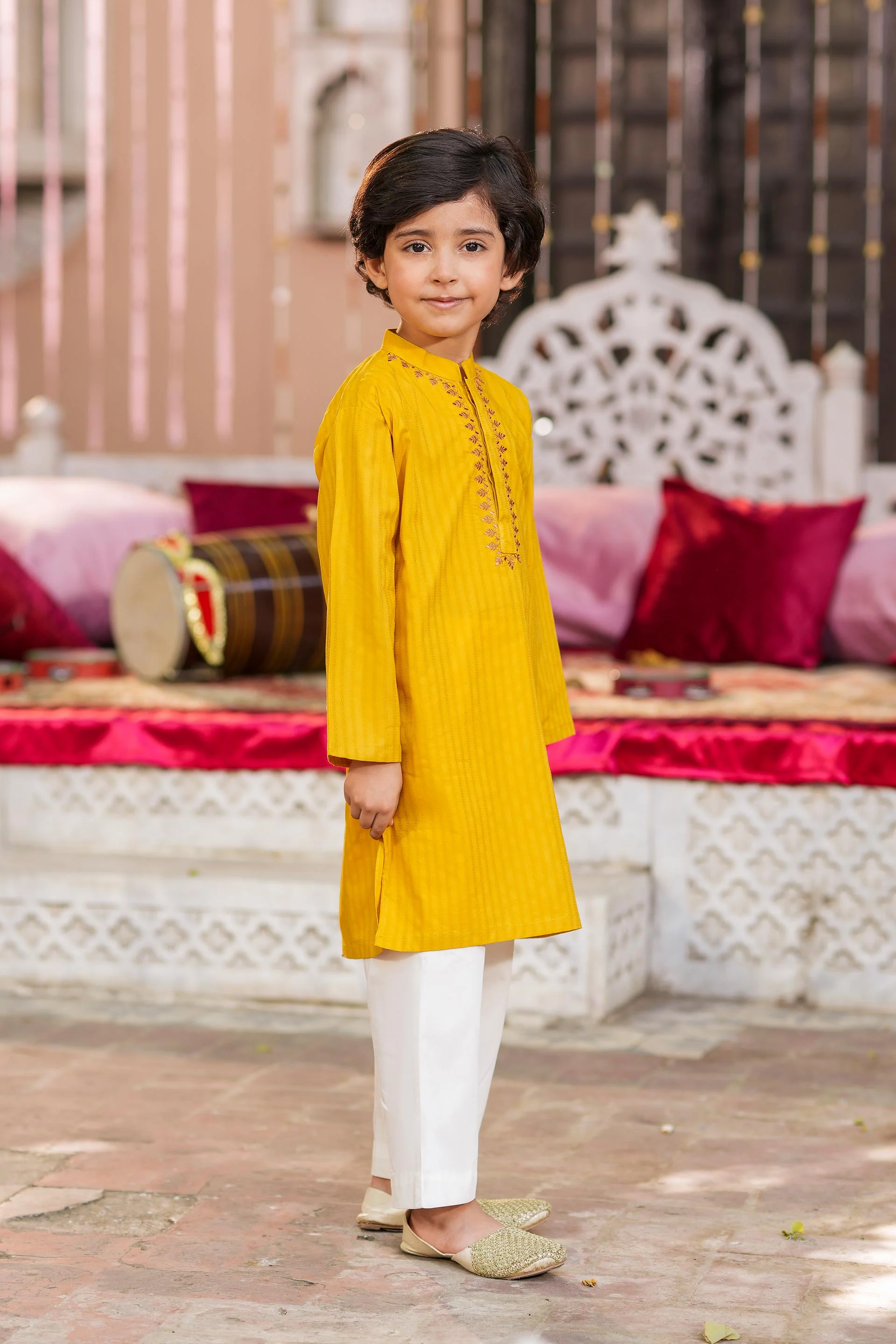Kurta With Embroidery (FBK-S883) - Image 4