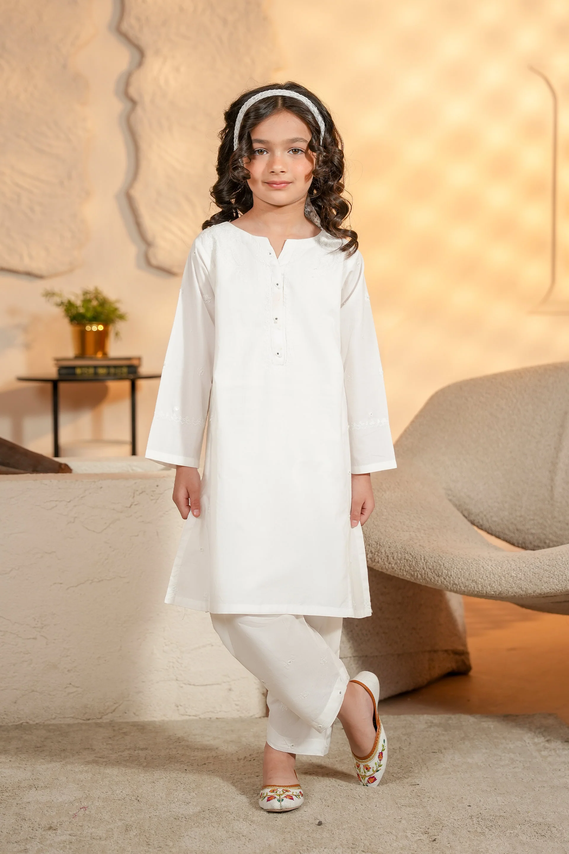 Hand Embroidered Kameez & Shalwar (GSKH-50)
