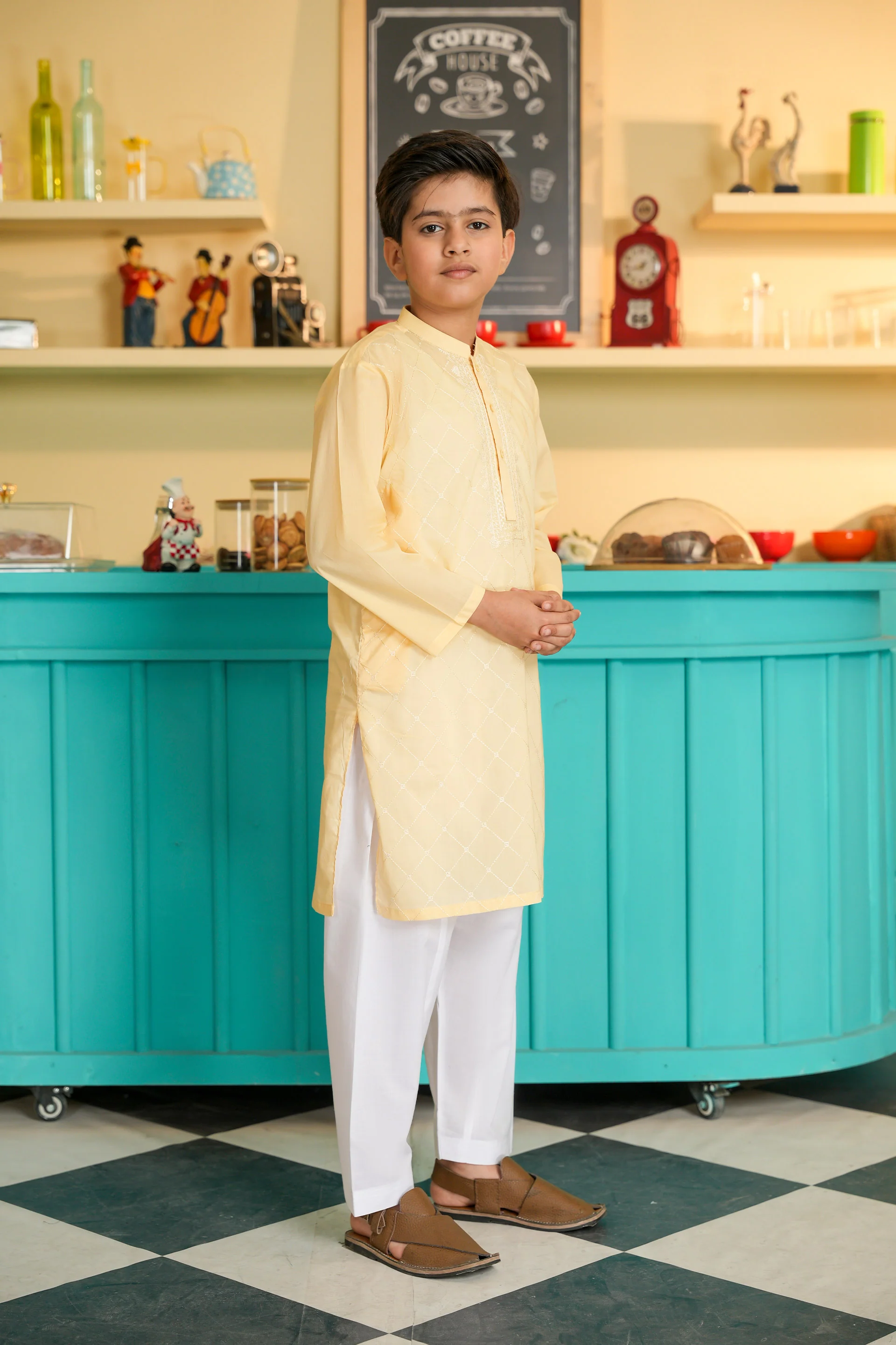 Embroidered Kurta (FBK-900) - Image 3
